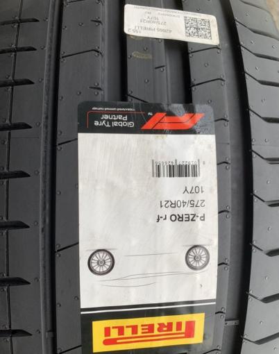 Pirelli P Zero Luxury Saloon 275/40 R21 и 315/35 R21 107