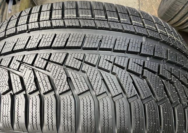 Hankook Winter I&#39;Cept Evo 3 W330 295/35 R23 108W