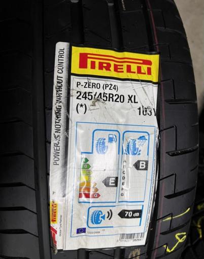 Pirelli P Zero PZ4 245/45 R20