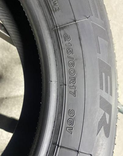 Bridgestone Dueler H/P Sport 215/60 R17