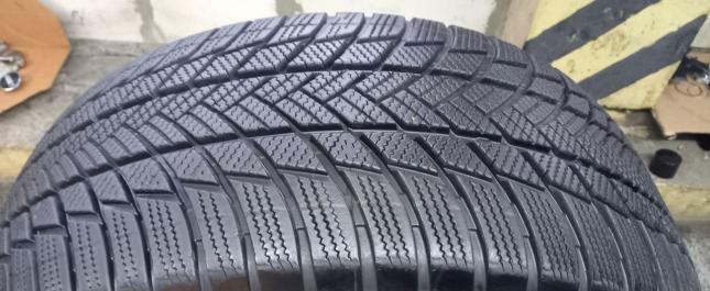 Bridgestone Blizzak LM-001 285/45 R21 113V