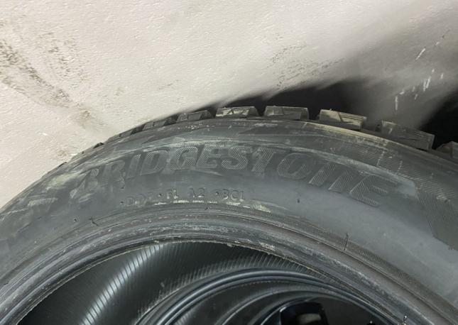 Bridgestone Blizzak DM-V2 275/50 R20 113S