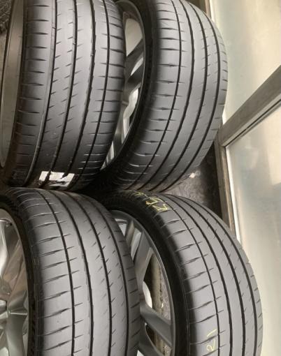 Michelin Pilot Sport 4 S 285/30 R21 100Y