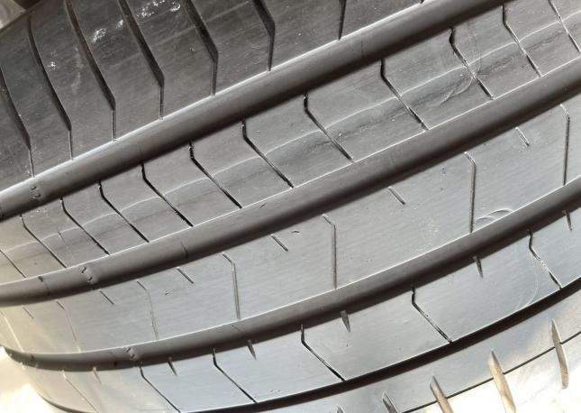 Pirelli P Zero PZ4 315/35 R22 111Y