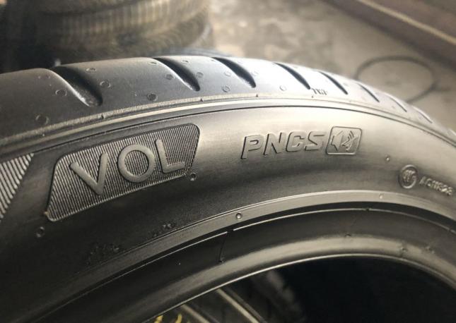 Pirelli P Zero Gen-2 255/40 R21