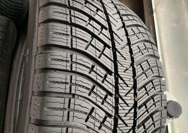 Michelin Pilot Alpin 5 275/45 R20 и 305/40 R20