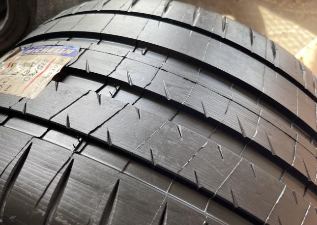 Michelin Pilot Sport 4 S 275/35 R21 и 315/30 R21 Y