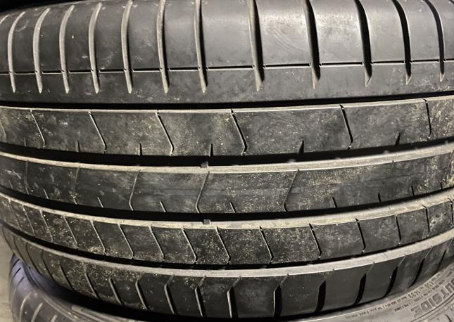 Pirelli P Zero PZ4 225/40 R19 93Y