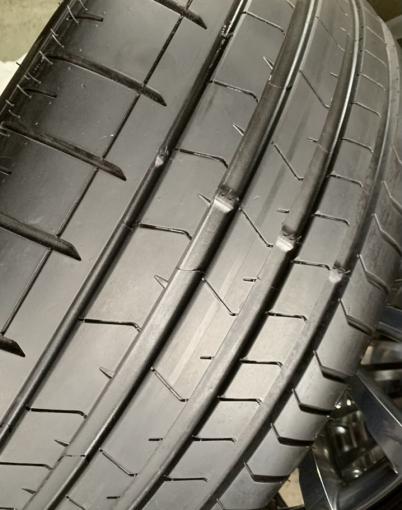 Pirelli P Zero PZ4 285/40 R23 и 325/35 R23 111Y