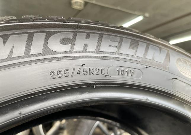 Michelin Latitude Alpin LA2 255/45 R20 101V