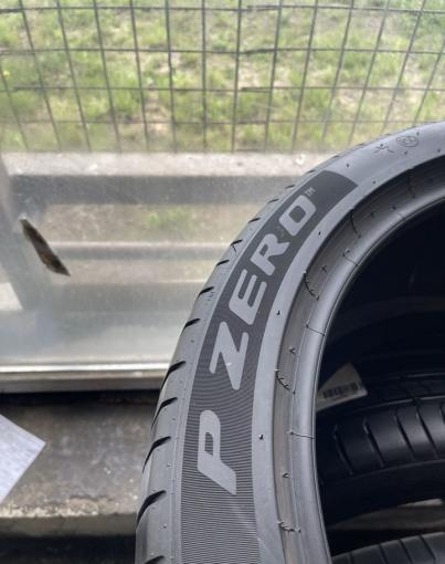 Pirelli P Zero PZ4 275/40 R22 107Y