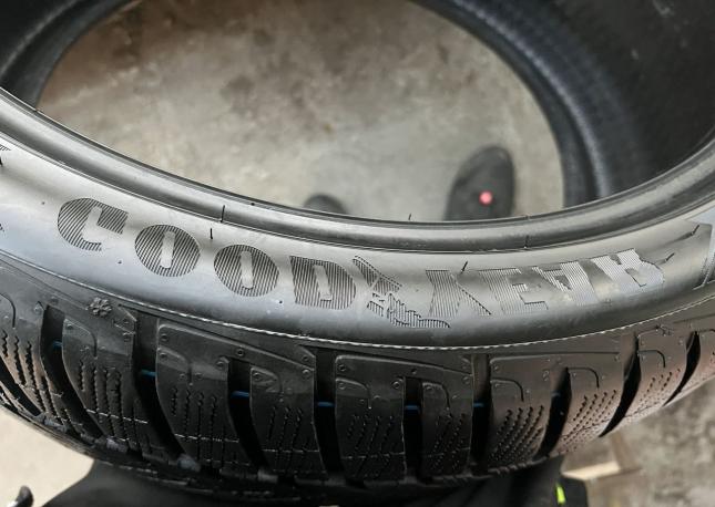 Goodyear UltraGrip Performance Gen-1 295/35 R21