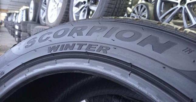 Pirelli Scorpion Winter 295/40 R21