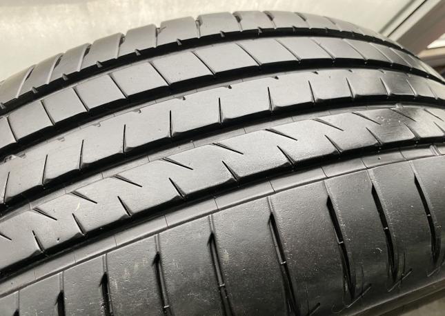 Bridgestone Alenza 001 235/55 R20 102V