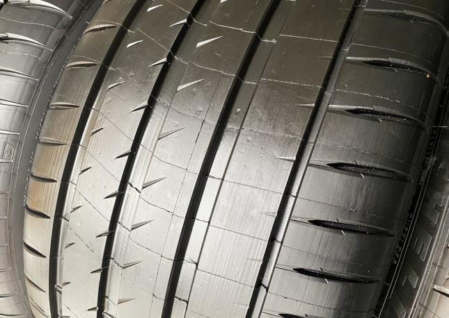 Michelin Pilot Sport 4 275/35 R21 и 315/30 R21 103Y