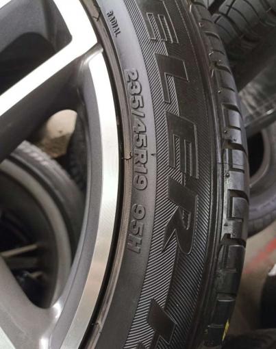 Bridgestone Dueler H/P Sport 235/45 R19