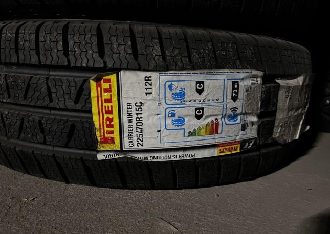 Pirelli Carrier Winter 225/70 R15C