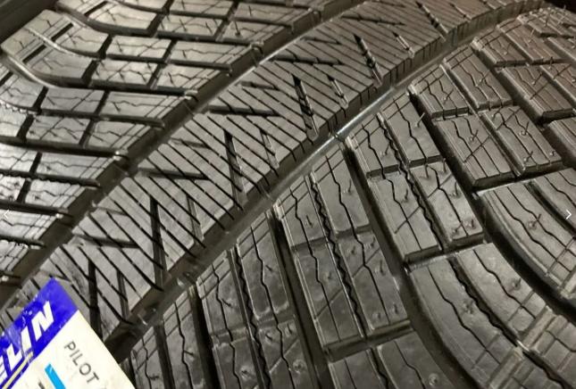 Michelin Pilot Alpin PA4 275/40 R20 и 315/35 R20 V