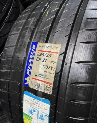 Michelin Pilot Sport 4 S 295/35 R21 107Y