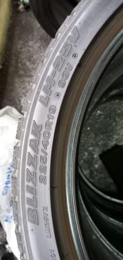 Bridgestone Blizzak LM-25 225/40 R19 93V