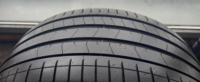 Pirelli P Zero PZ4 295/40 R20 110Y