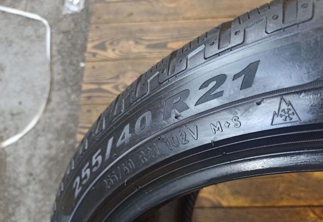 Pirelli Scorpion Winter 255/40 R21