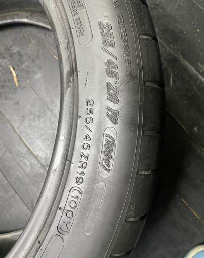 Michelin Pilot Super Sport 255/45 R19