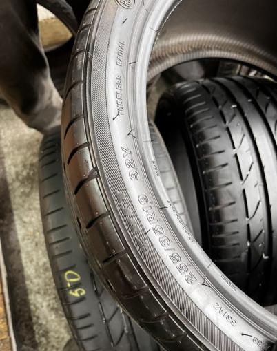 Bridgestone Potenza S001 255/35 R19