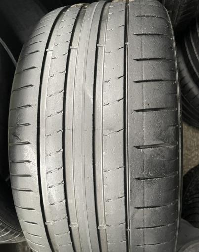 Pirelli P Zero PZ4 275/35 R21 и 315/30 R21 Y