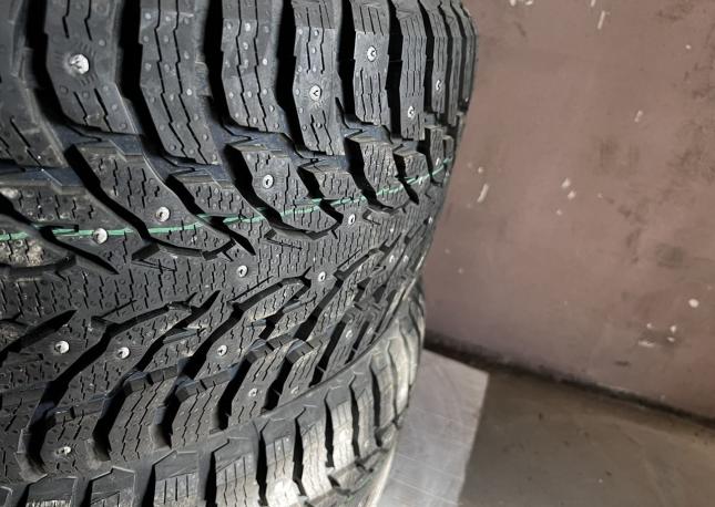 Nokian Tyres Hakkapeliitta 9C 285/40 R22