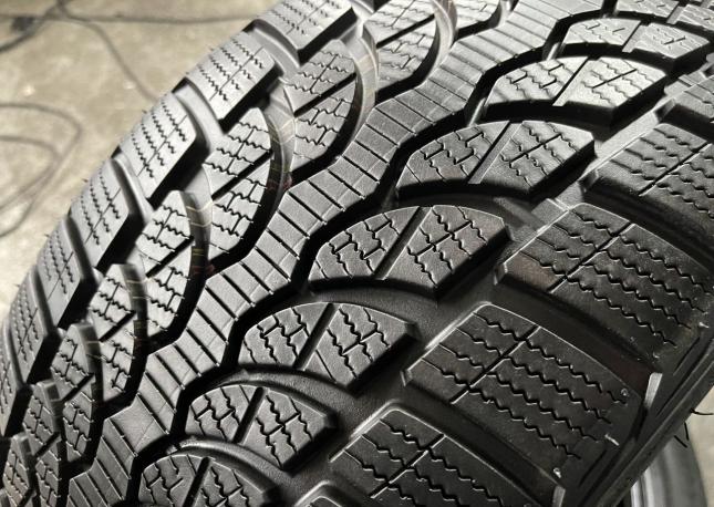 Bridgestone Blizzak LM-32 225/40 R18