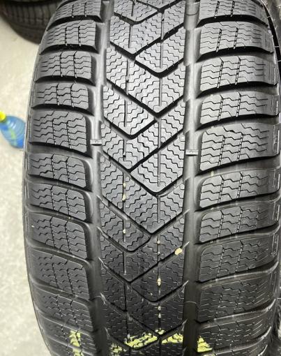 Pirelli Winter Sottozero 3 225/40 R19 93H