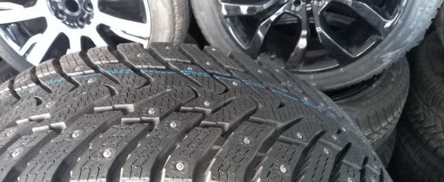 Nokian Tyres Hakkapeliitta 8 SUV 265/40 R21 105T