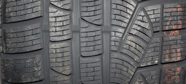 Pirelli Winter Sottozero 240 Serie II 255/40 R19