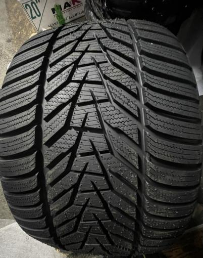 Hankook Winter I&#39;Cept Evo 3 W330 285/30 R21 и 255/35 R21