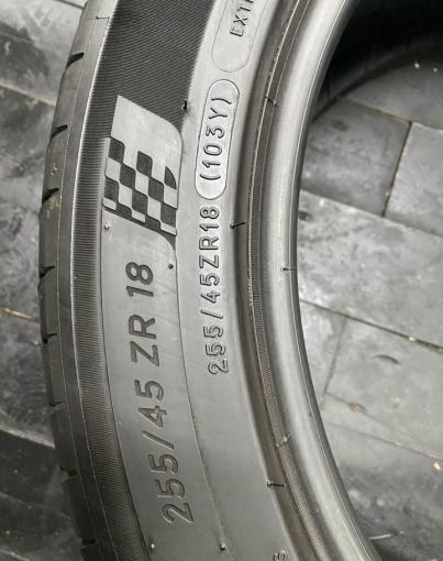 Michelin Pilot Sport 4 255/45 R18