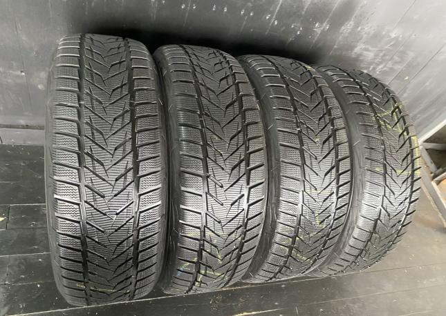 Vredestein Wintrac Xtreme S 235/60 R18