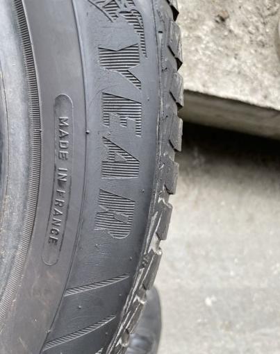 Goodyear Vector 4Seasons Gen-2 215/55 R17 94V