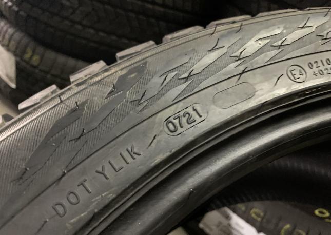 Nokian Tyres Hakkapeliitta 9 285/40 R22