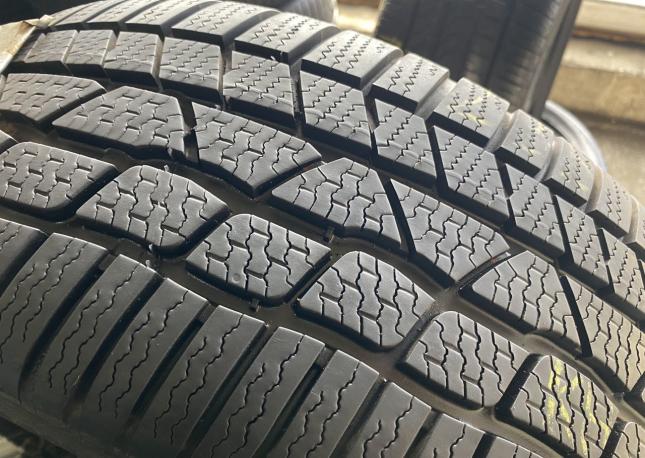 Continental ContiWinterContact TS 830 P 235/45 R19 99V