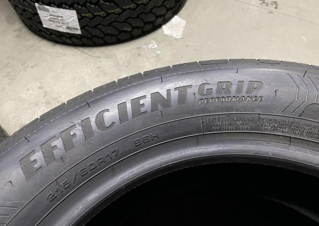 Goodyear EfficientGrip Performance 215/60 R17 96H