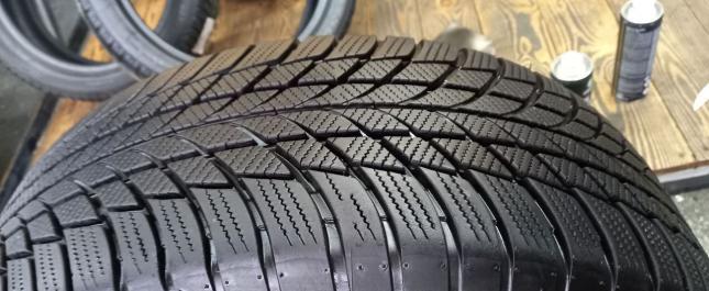 Bridgestone Blizzak LM-001 225/55 R17 97H