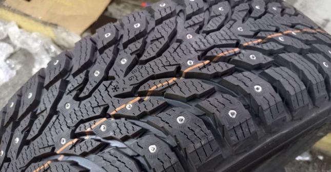 Nokian Tyres Hakkapeliitta 9 235/65 R17