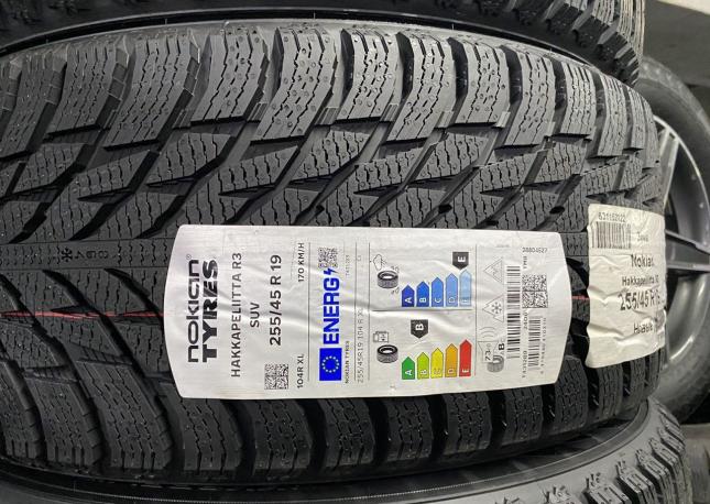 Nokian Tyres Hakkapeliitta R3 255/45 R19 104R