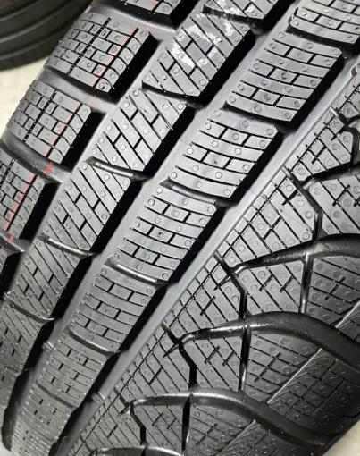 Pirelli P Zero Winter 245/40 R20 99V