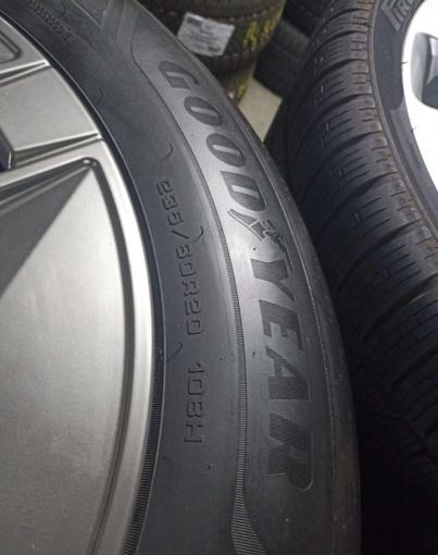 Goodyear EfficientGrip Performance 2 235/60 R20