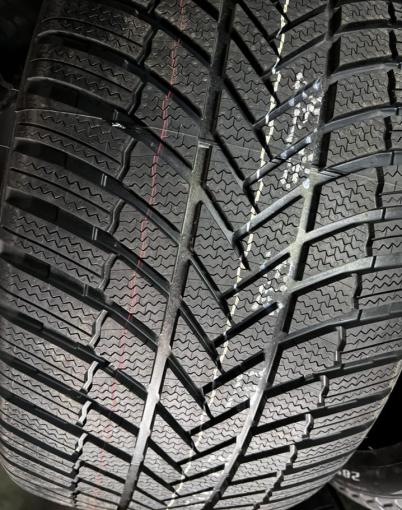 Bridgestone Blizzak LM-005 295/35 R21