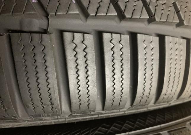 Continental WinterContact TS 860 245/40 R18