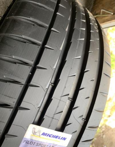 Michelin Pilot Sport 4 S 245/40 R21