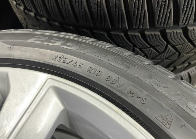 Pirelli Winter Sottozero 3 235/45 R19 99V